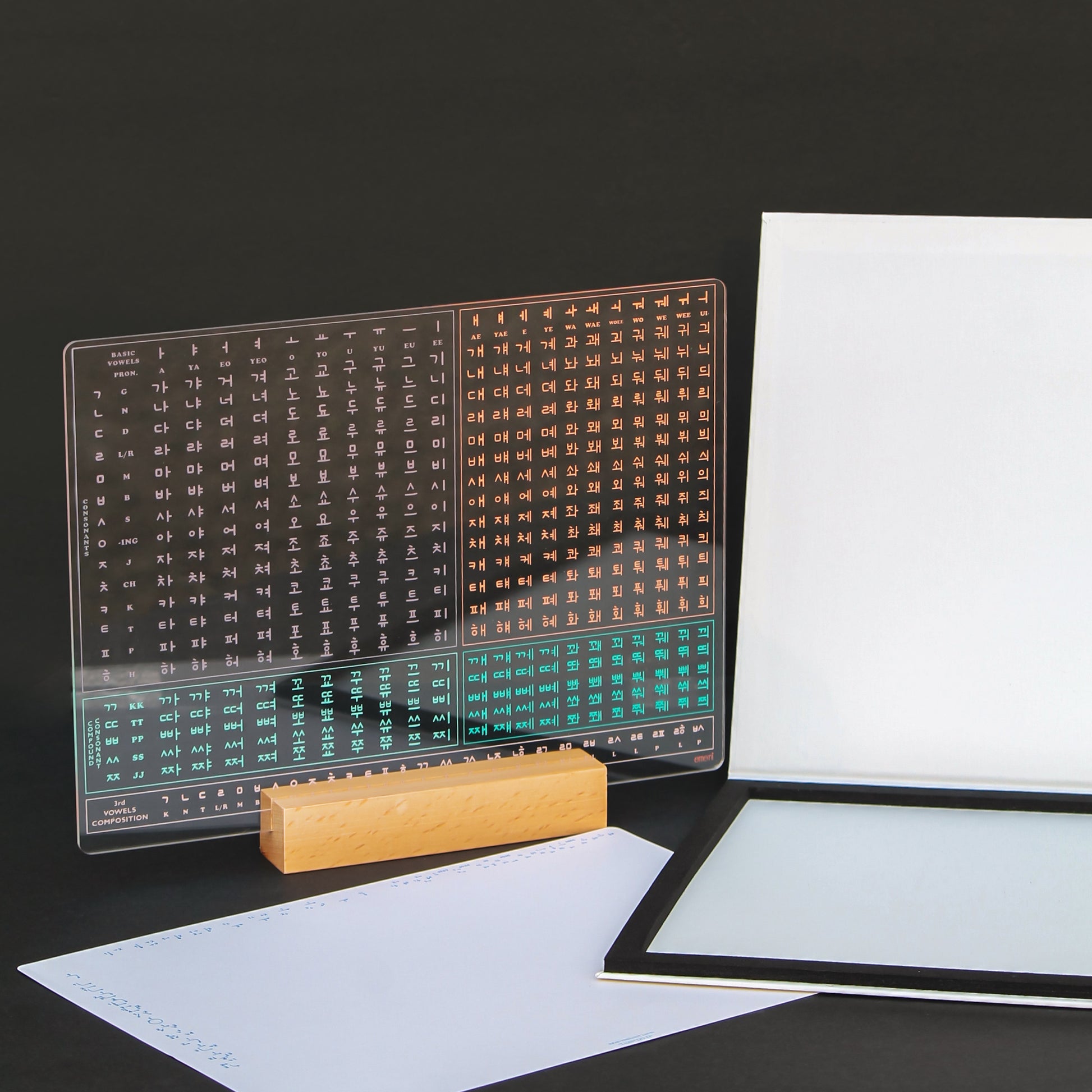 Learn Korean and practice Korean Alphabet and letters. Write and reuse to practice your writing skills and memorize the Korean Alphabet.